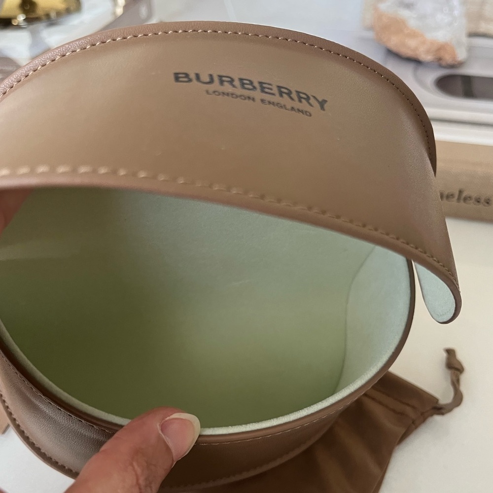 Burberry sunglasses - Picture 8 of 13